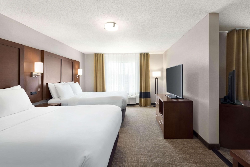Suite, 2 Queen Beds, Non Smoking - Photo 3