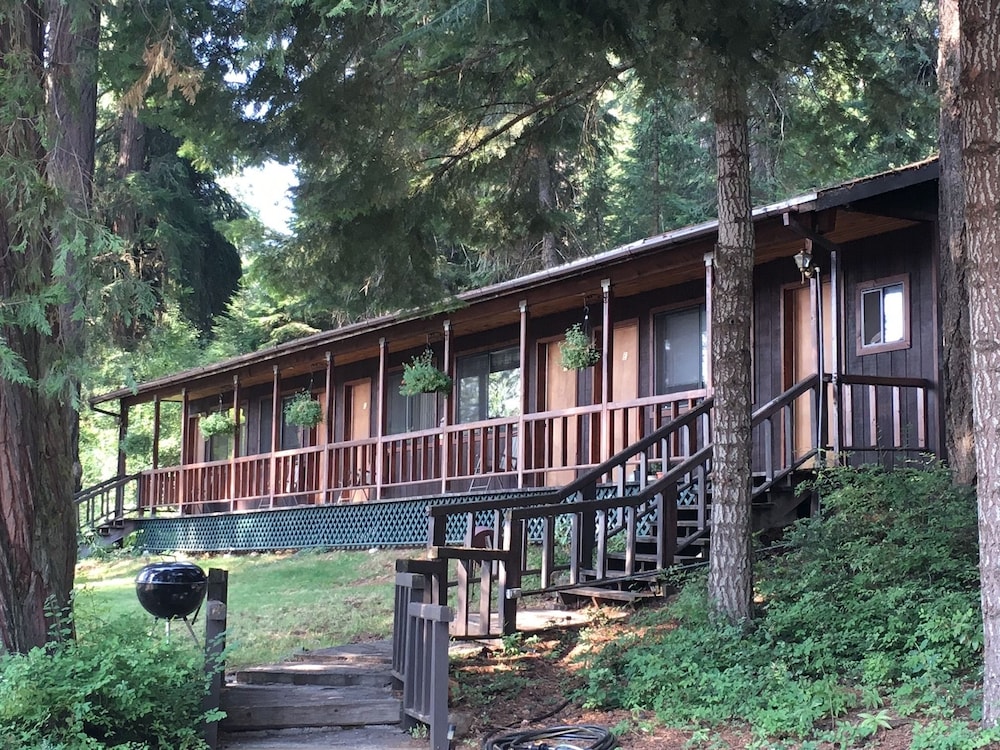 Standard Room, Multiple Beds, Refrigerator & Microwave, Lakeside photo 2