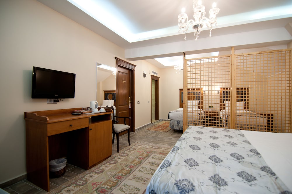 Economy Quadruple Room, Ground Floor photo 3