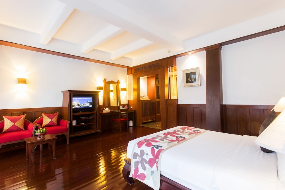 Deluxe Room, Pool Access - Photo 2