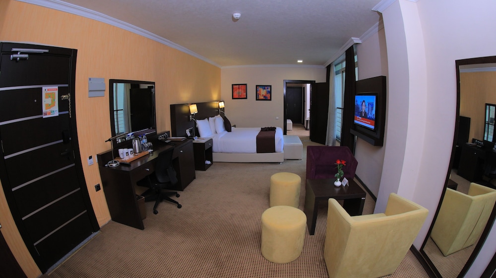 Executive Room - Photo 5