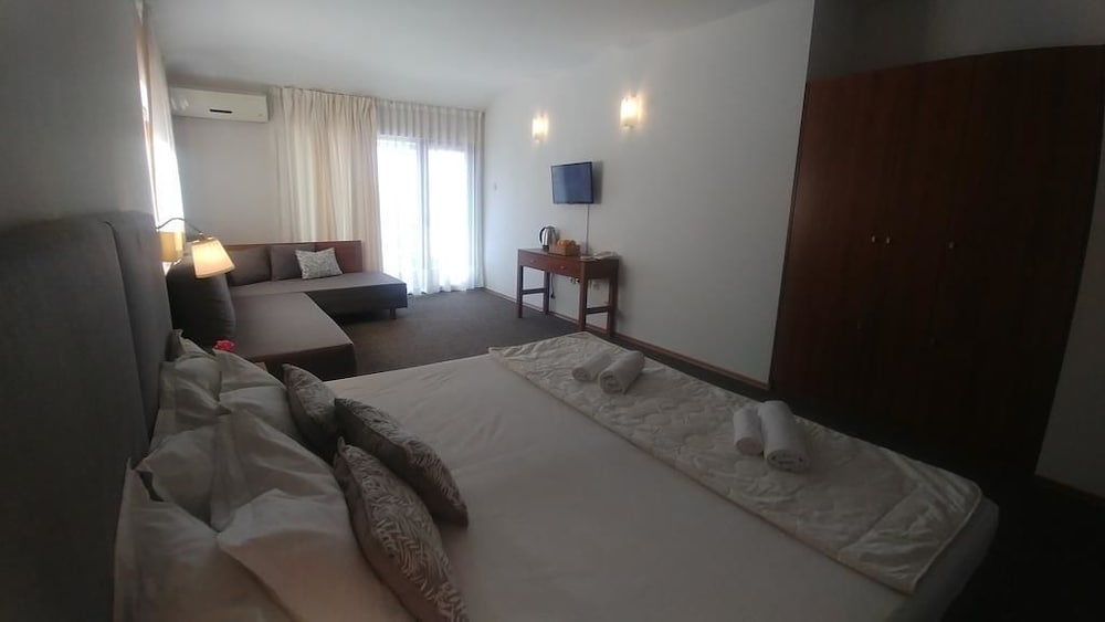 Deluxe Studio, Balcony