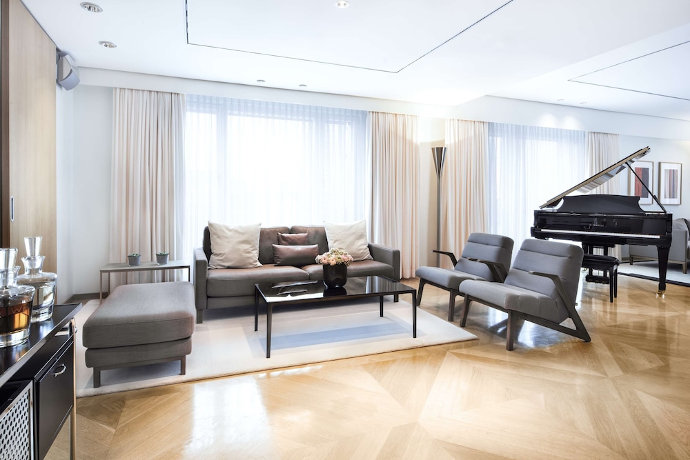Executive Suite Executive Suite