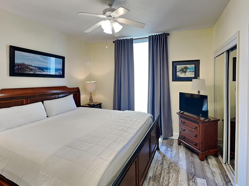 Condo, 1 Queen Bed with Sofa bed, Ocean View (T1 1015 - No Pets) photo 2