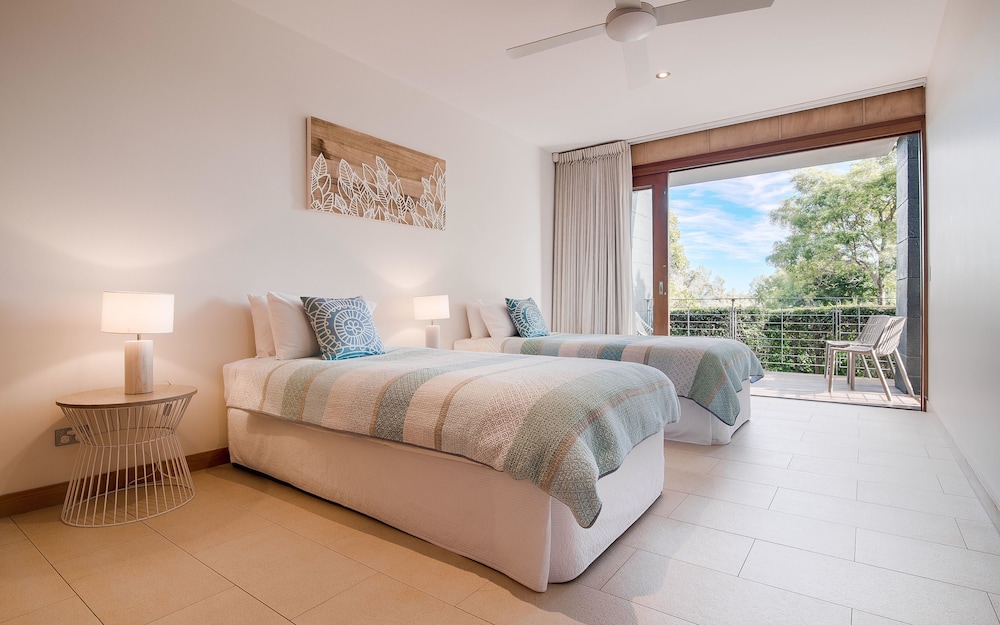 Luxury Villa, 3 Bedrooms photo 2