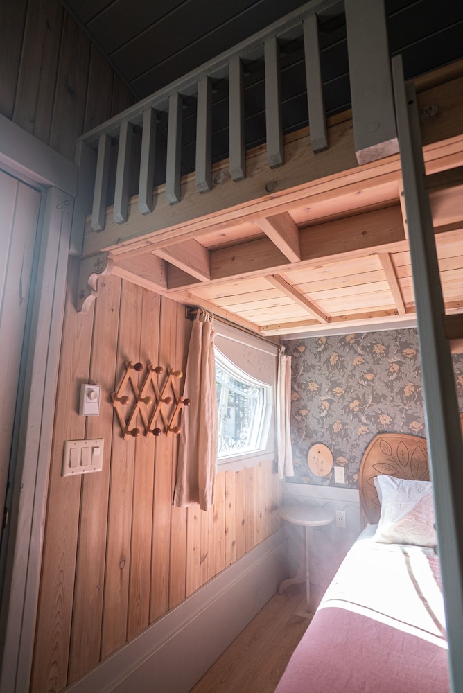 Lia's Cottage