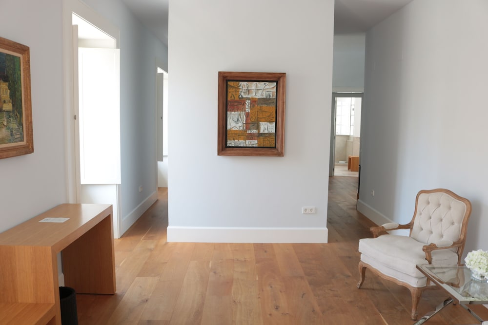 Premium Room - Photo 12