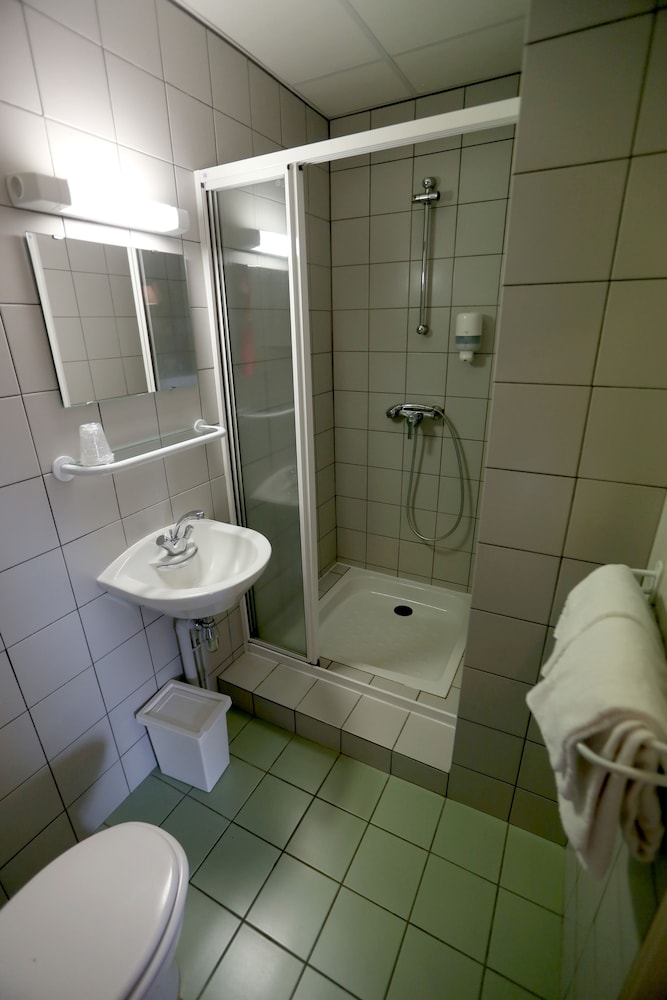 Standard Twin Room, 2 Twin Beds, Non Smoking, Mountain View photo 3