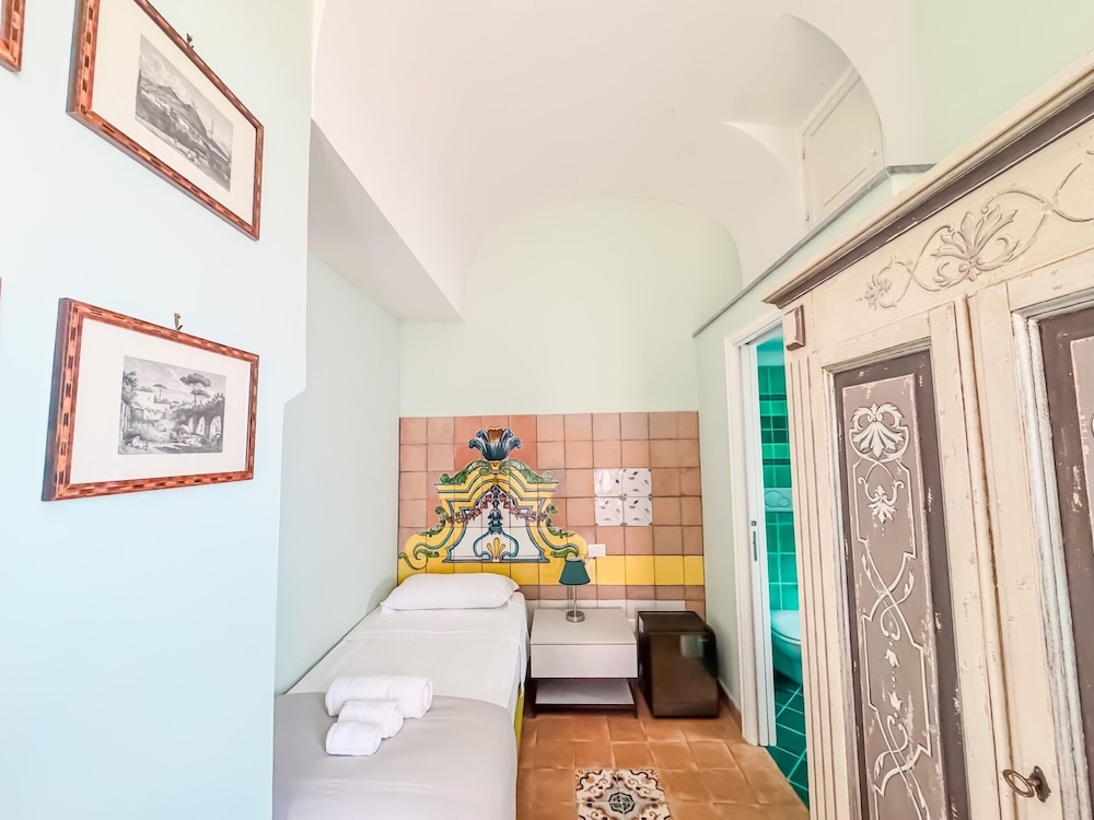 Classic Twin Room, Sea View photo 1