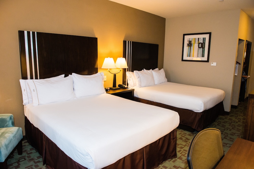 Suite, 2 Queen Beds, Accessible Bathtub (Communications) - Photo 1