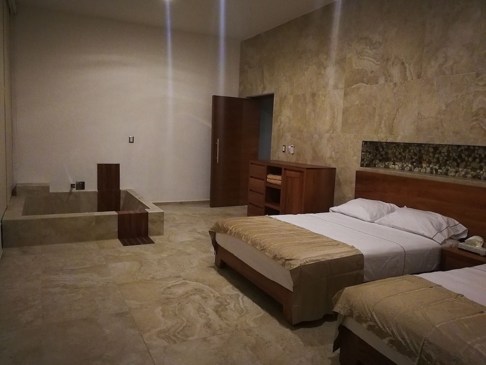 Family Suite, 1 Bedroom, Bathtub, Lagoon View