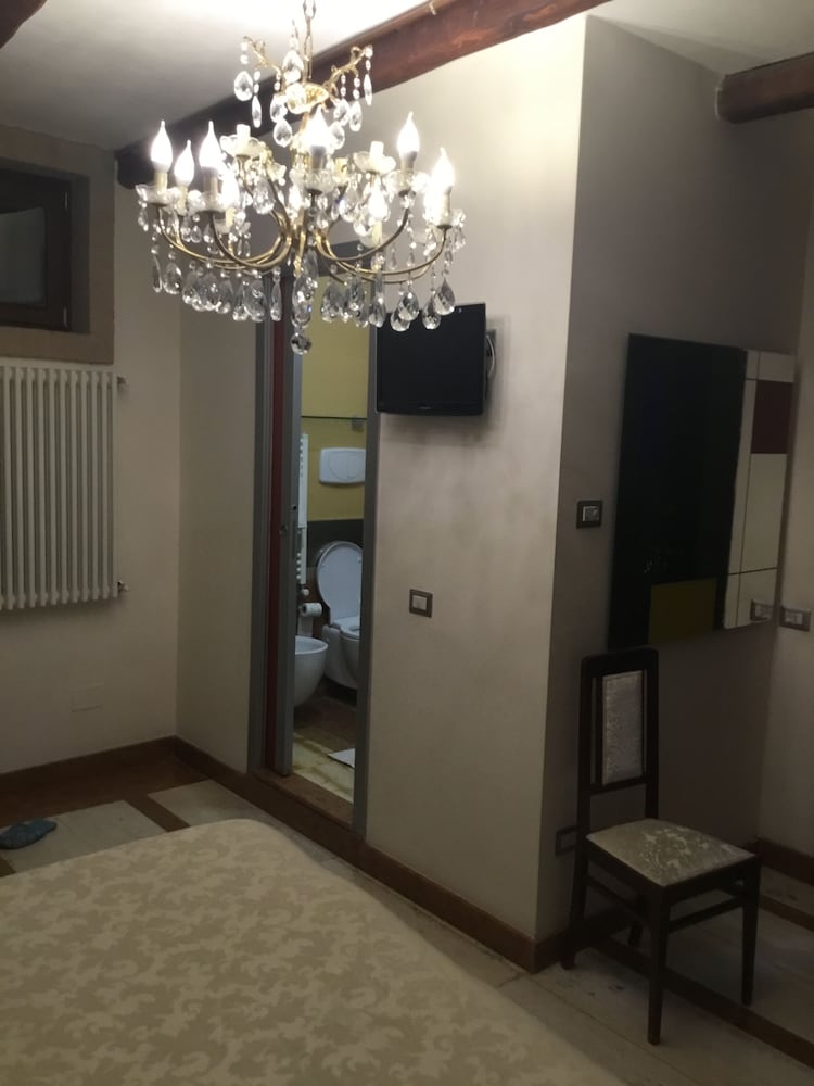 Comfort Room photo 3