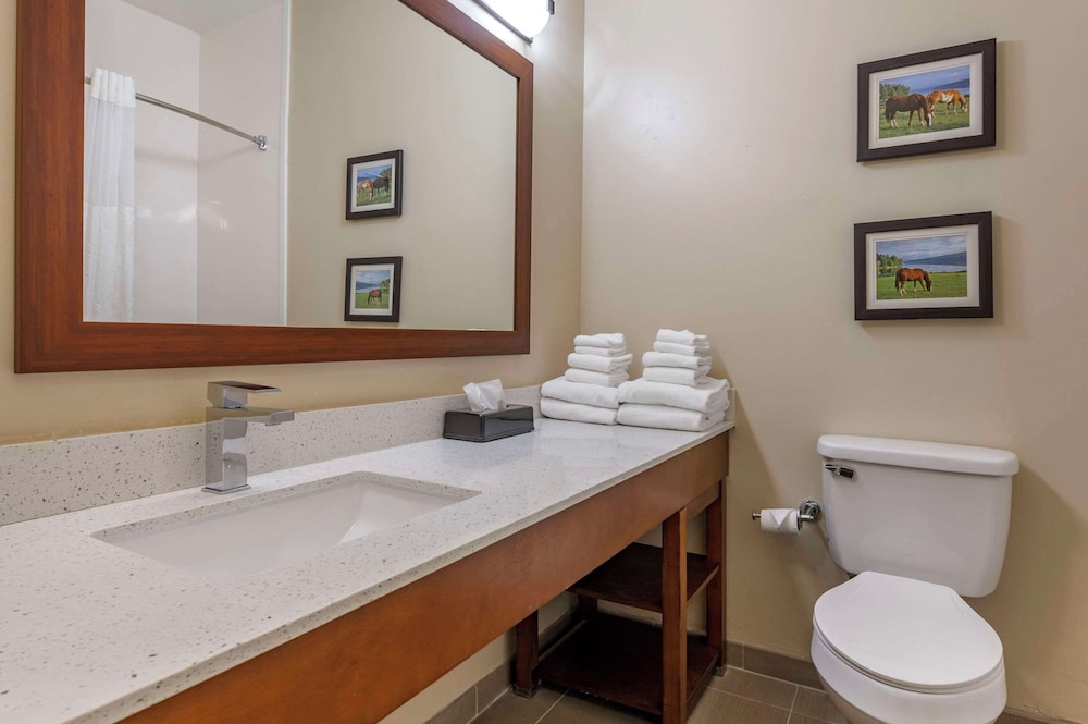 Suite, 2 Queen Beds, Non Smoking - Photo 2