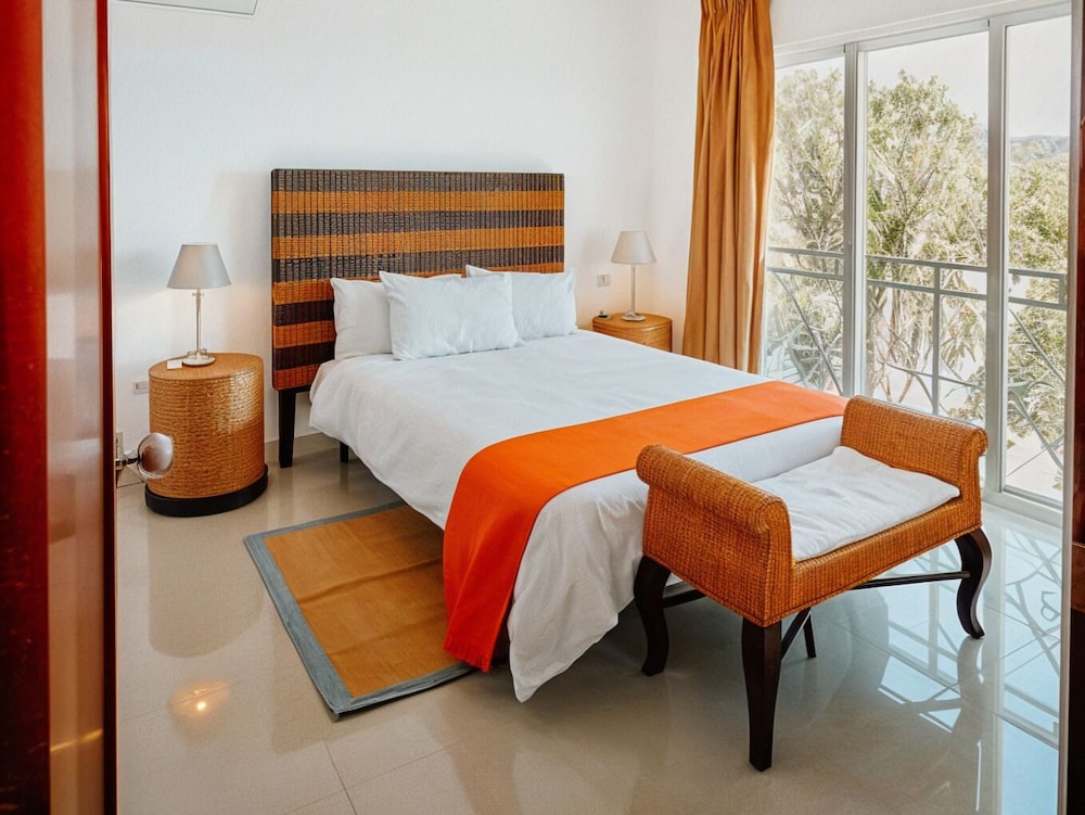 Standard Room, 1 Queen Bed, Ocean View photo 1