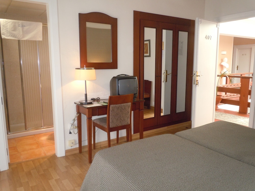 Standard Twin Room (2 single beds) photo 3