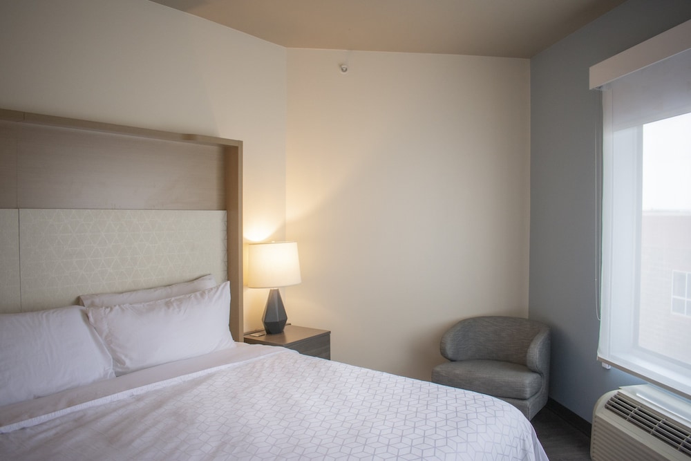 Suite, Multiple Beds - Photo 8