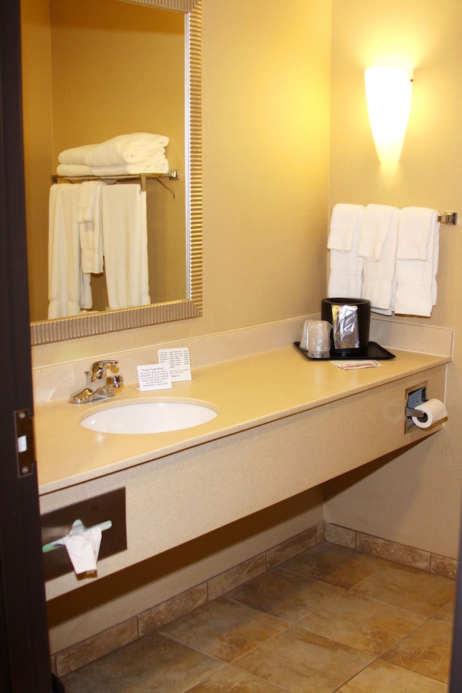 1 King Suite - Photo 7