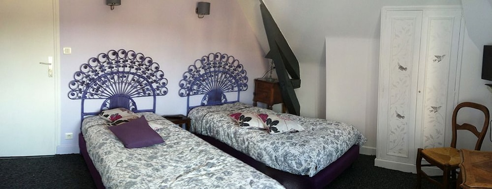 Standard Twin Room, Ensuite, City View photo 1