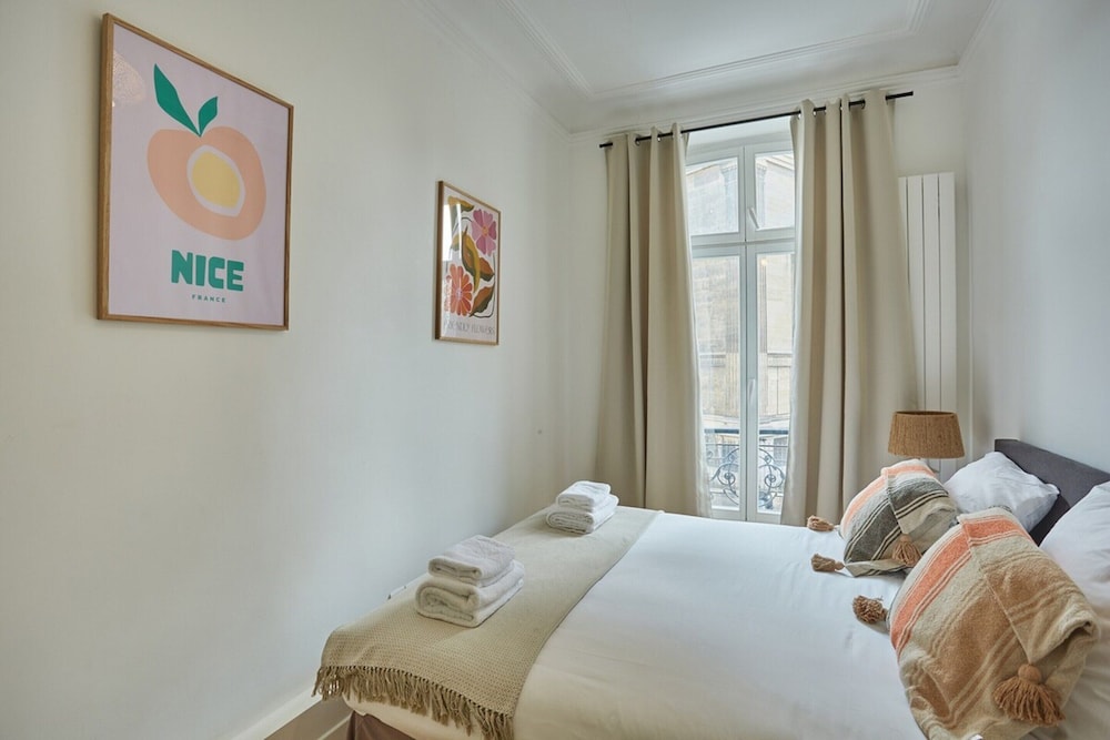 Apartment photo 2