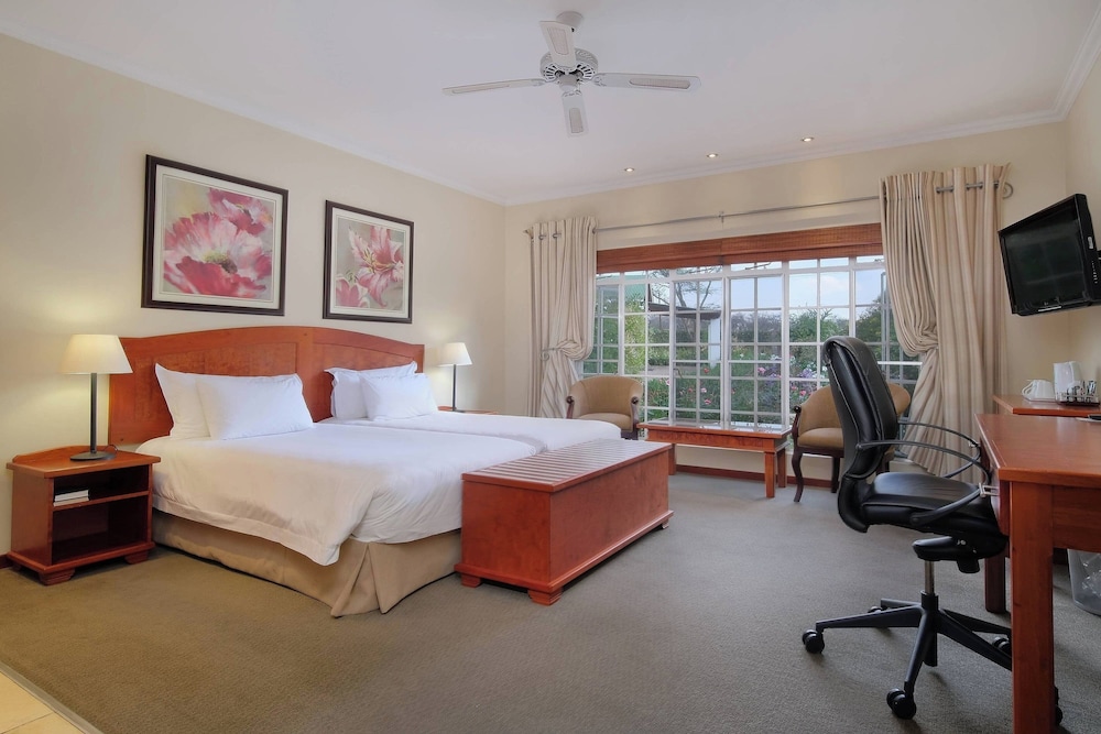 Room, 2 Twin Beds, Garden View (Balcony) - Photo 3