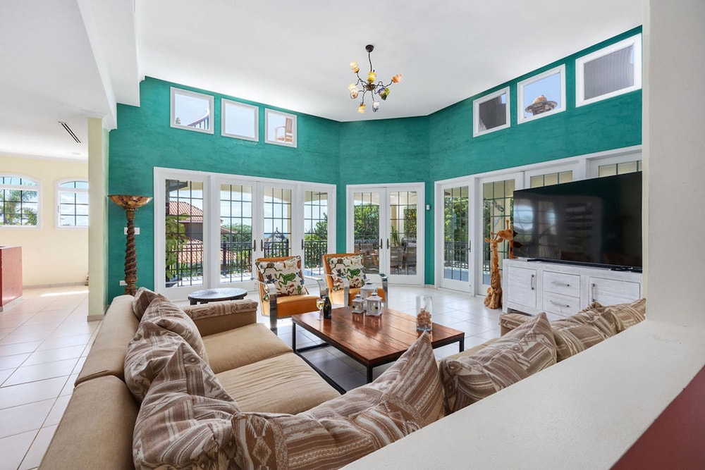 Villa photo 1