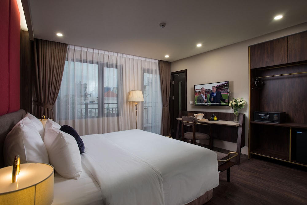 Executive Suite, Balcony, City View photo 2