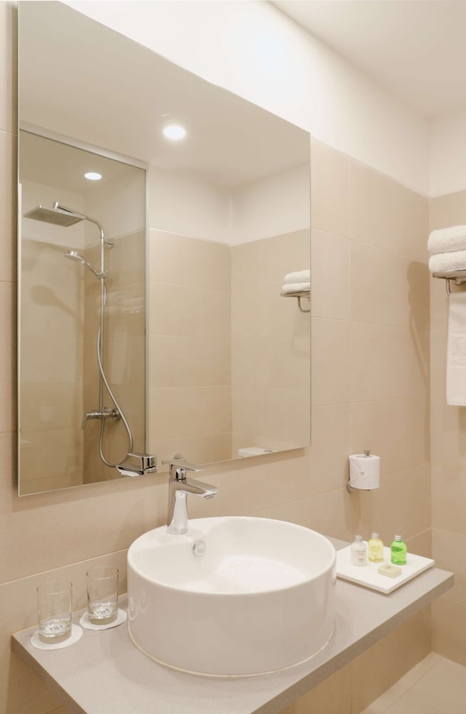 Superior Room, River View (View) - Photo 10