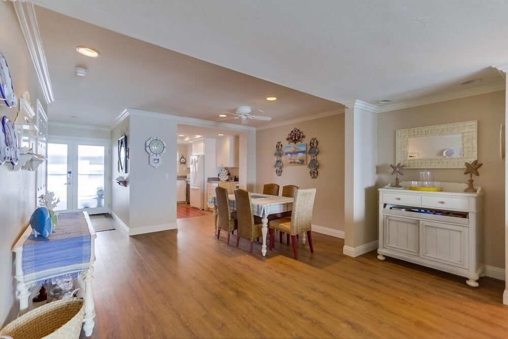 Condo, 2 Bedrooms photo 2