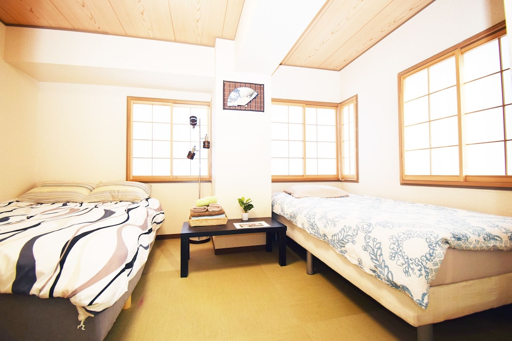 Room 302 photo 2