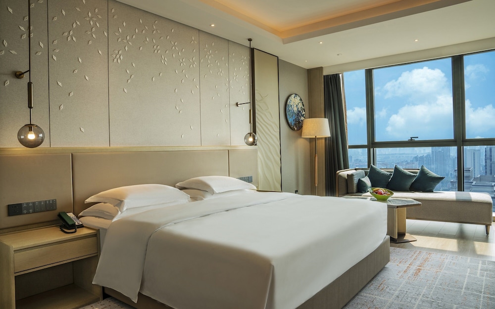 Junior Suite, 1 King Bed - Photo 1
