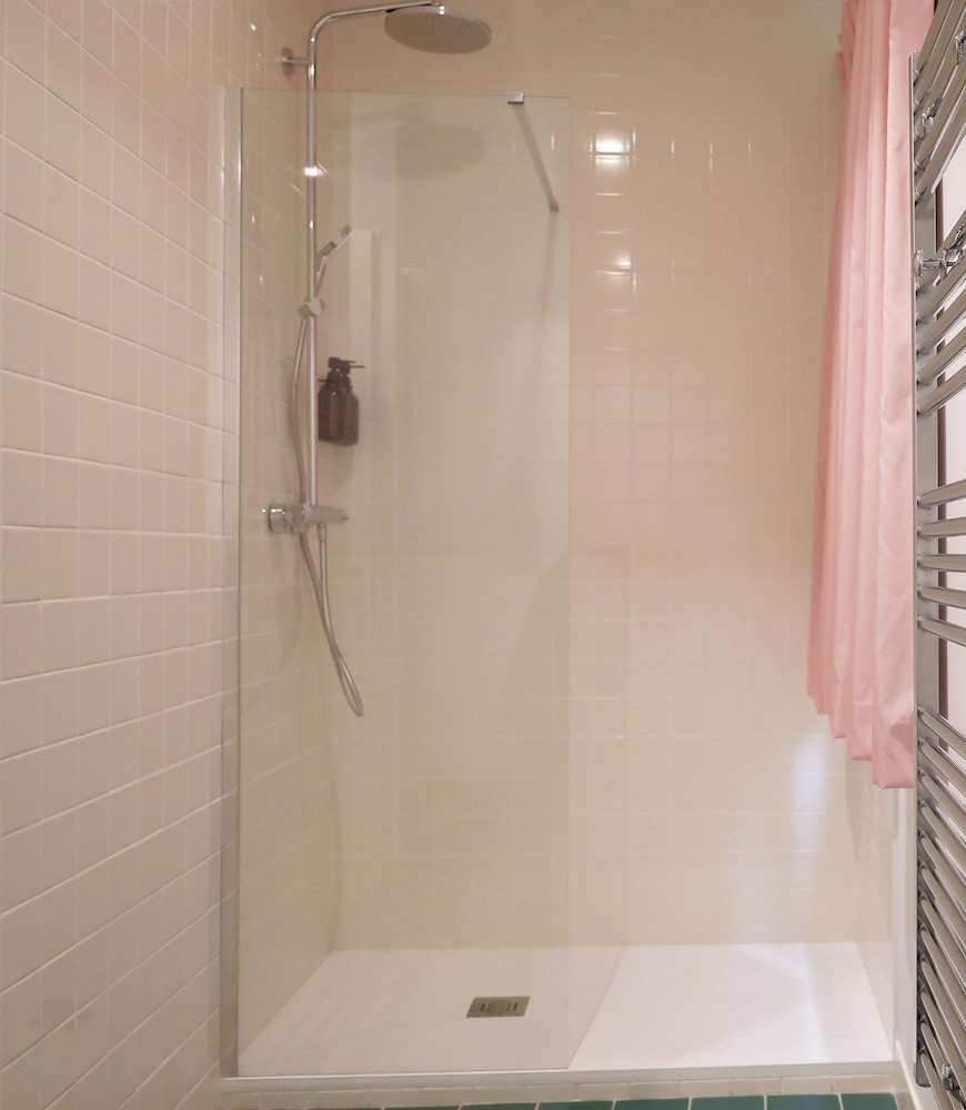 Standard Double Room - Photo 7