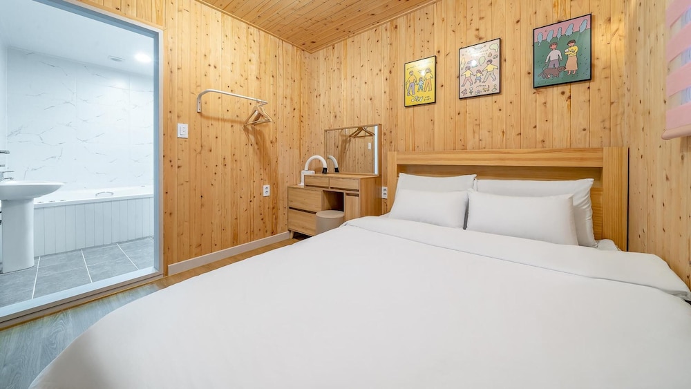 Basic Room, 1 Bedroom (Spa Glam E(Pet Room)) - Photo 5