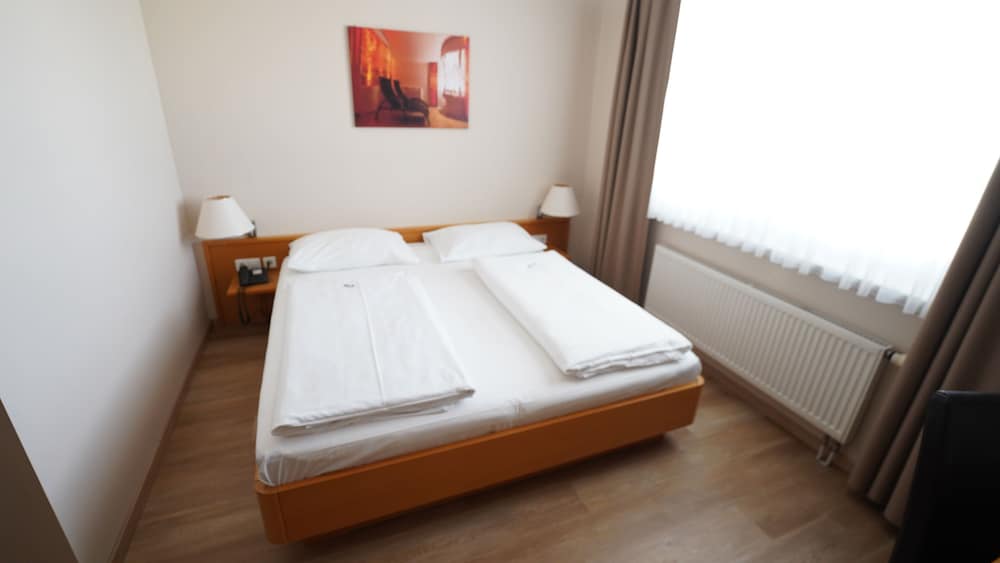 Economy Double Room - Photo 2