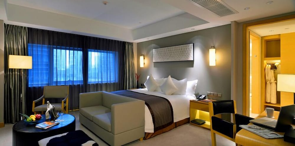 Deluxe Suite - Photo 2