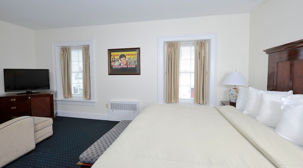 Superior Room, 1 King Bed photo 1