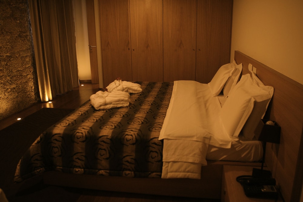 Double or Twin Room, Pool View - Photo 4