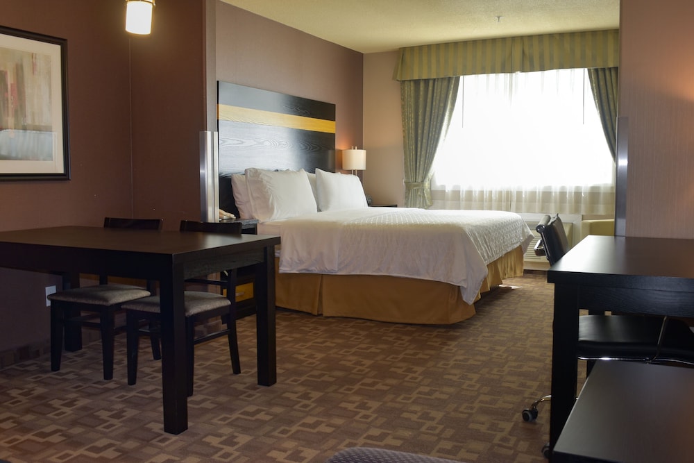 Suite, 1 King Bed With Sofa Bed (Dining) - Photo 1