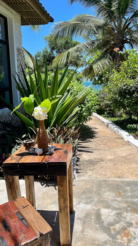 Deluxe Room, Partial Ocean View