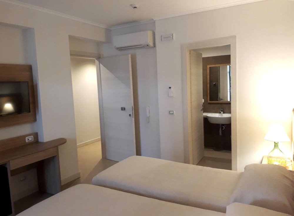 Comfort Double Or Twin Room, Garden View photo 3