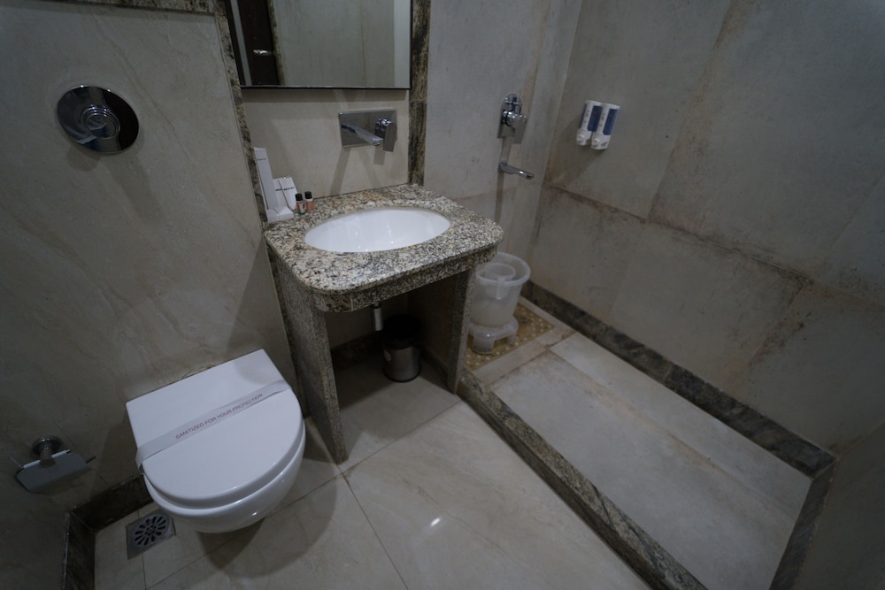 Premium Deluxe Room - Photo 3