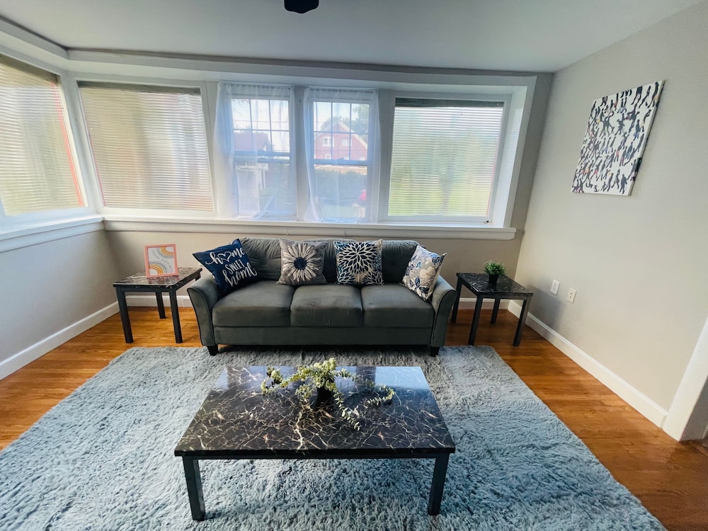 Apartment photo 2