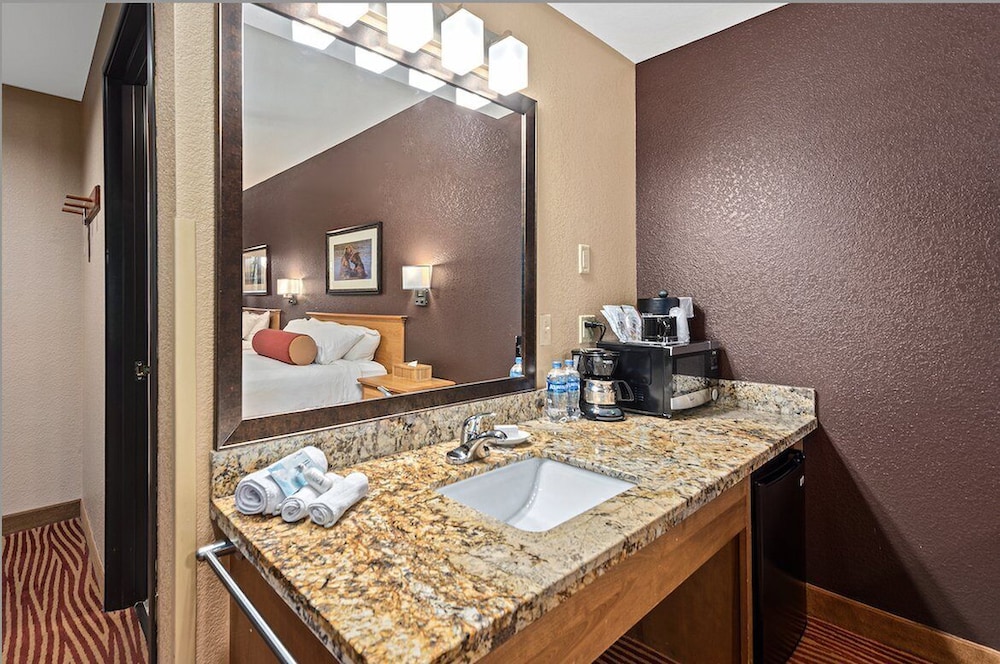 Standard Room, 1 King Bed with Sofa bed, Ground Floor - Photo 7