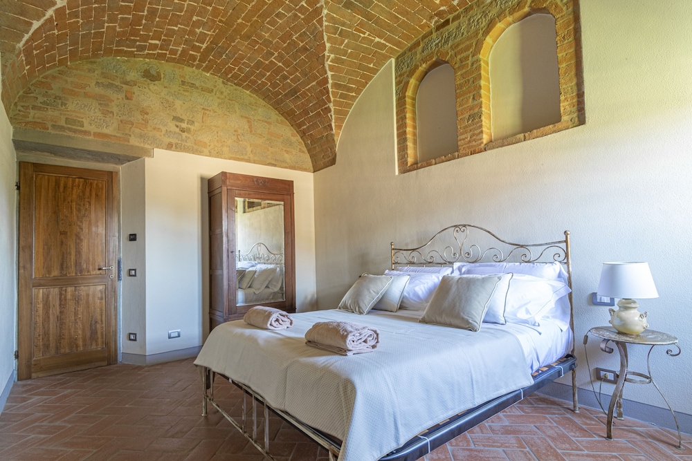 Apartment, 3 Bedrooms - Photo 1