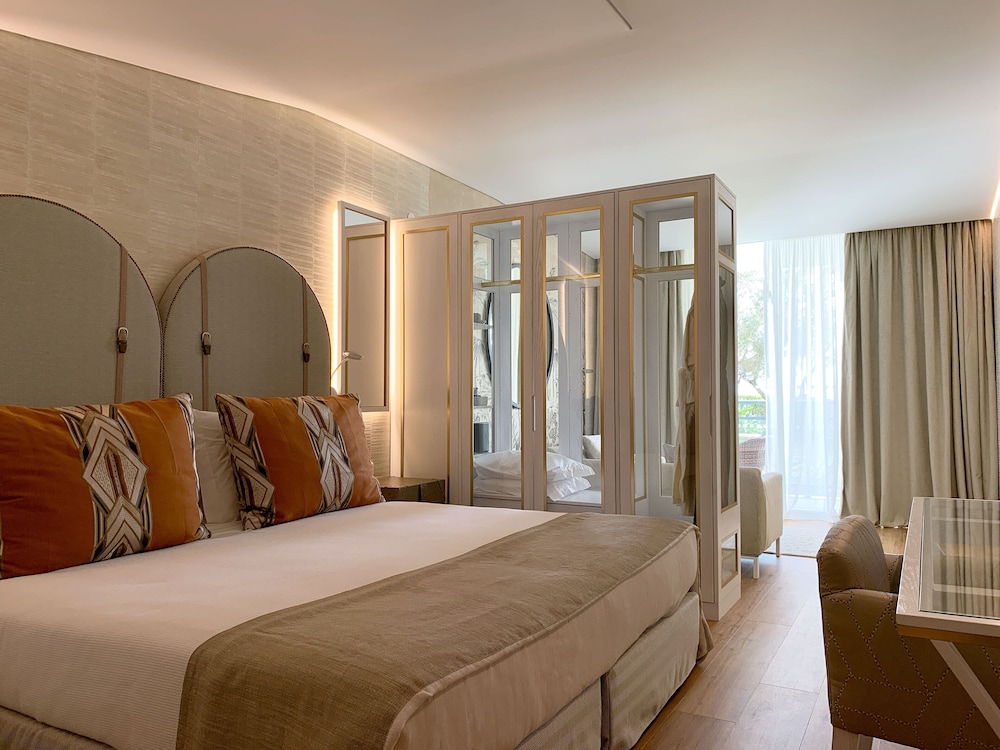 Premier Junior Suite Sea View - Photo 1