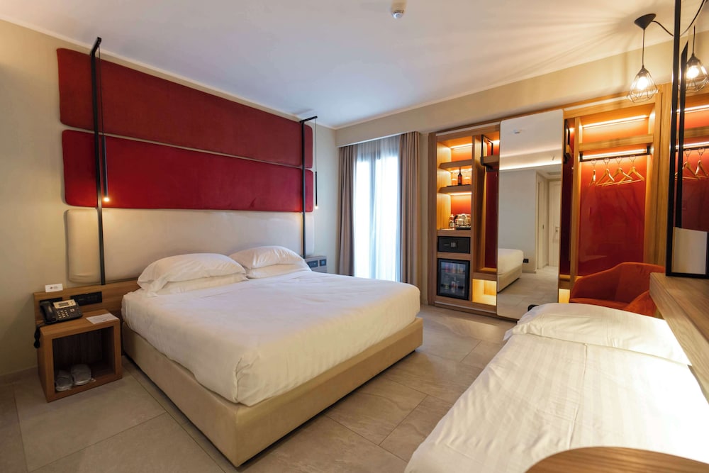 Superior Room, Multiple Beds, Non Smoking - Photo 2