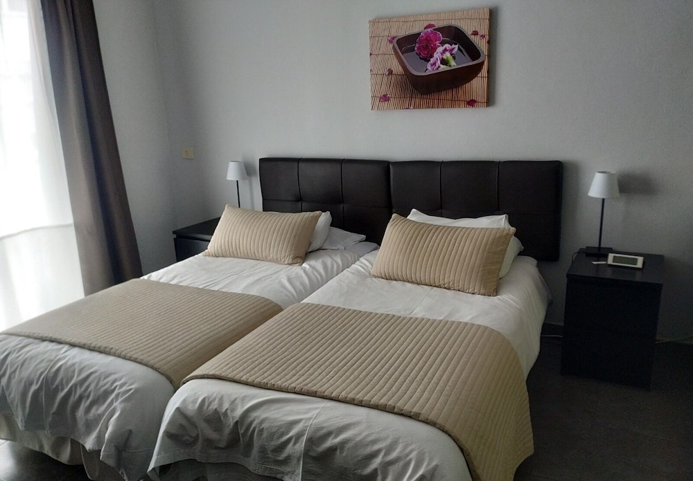 Standard Room, 2 Twin Beds - Photo 24