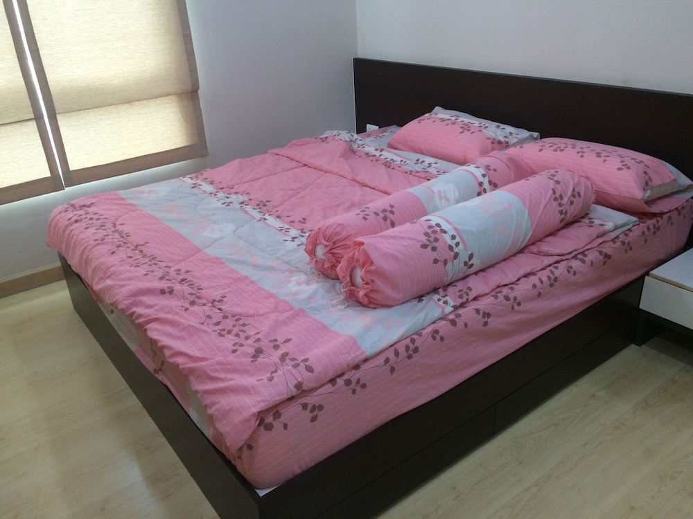 Room, 2 Bedrooms photo 2