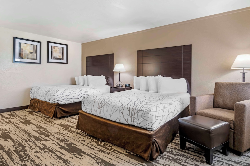 Suite, 2 Queen Beds, Non Smoking, Patio (With Sofabed) - Photo 2