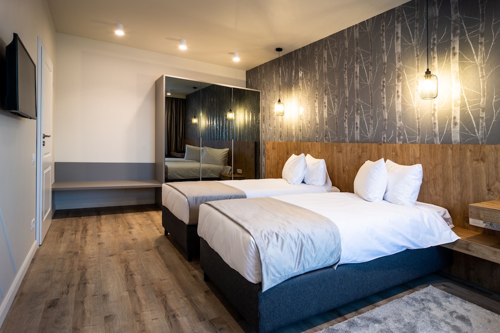 Standard Apartment, Multiple Beds, City View