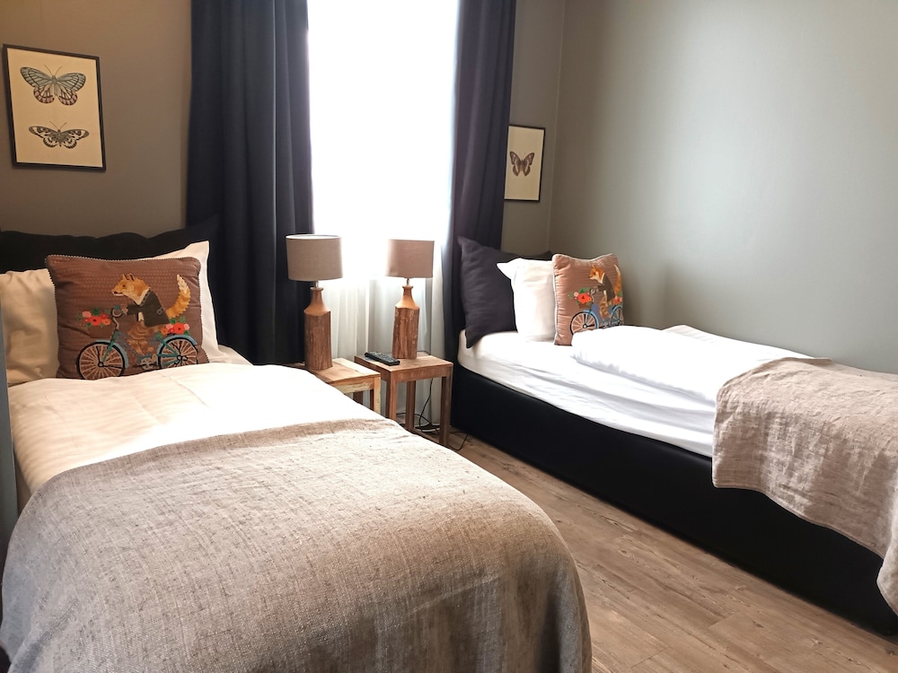 Standard Double or Twin Room - Photo 15
